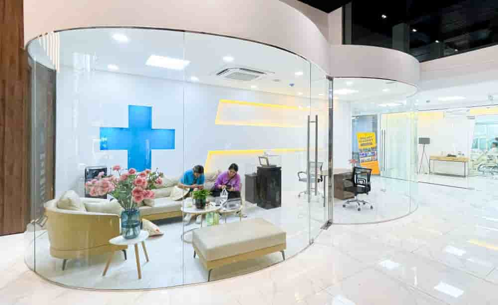 BeDental - Porcelain Veneers & Implants Center in Saigon,Ho Chi Minh, Vietnam Reviews from Real Patients Slider image 2