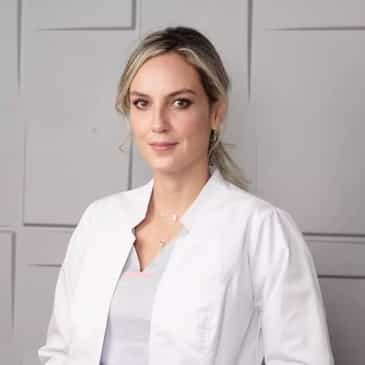 Dr Adriana Parra Gomez