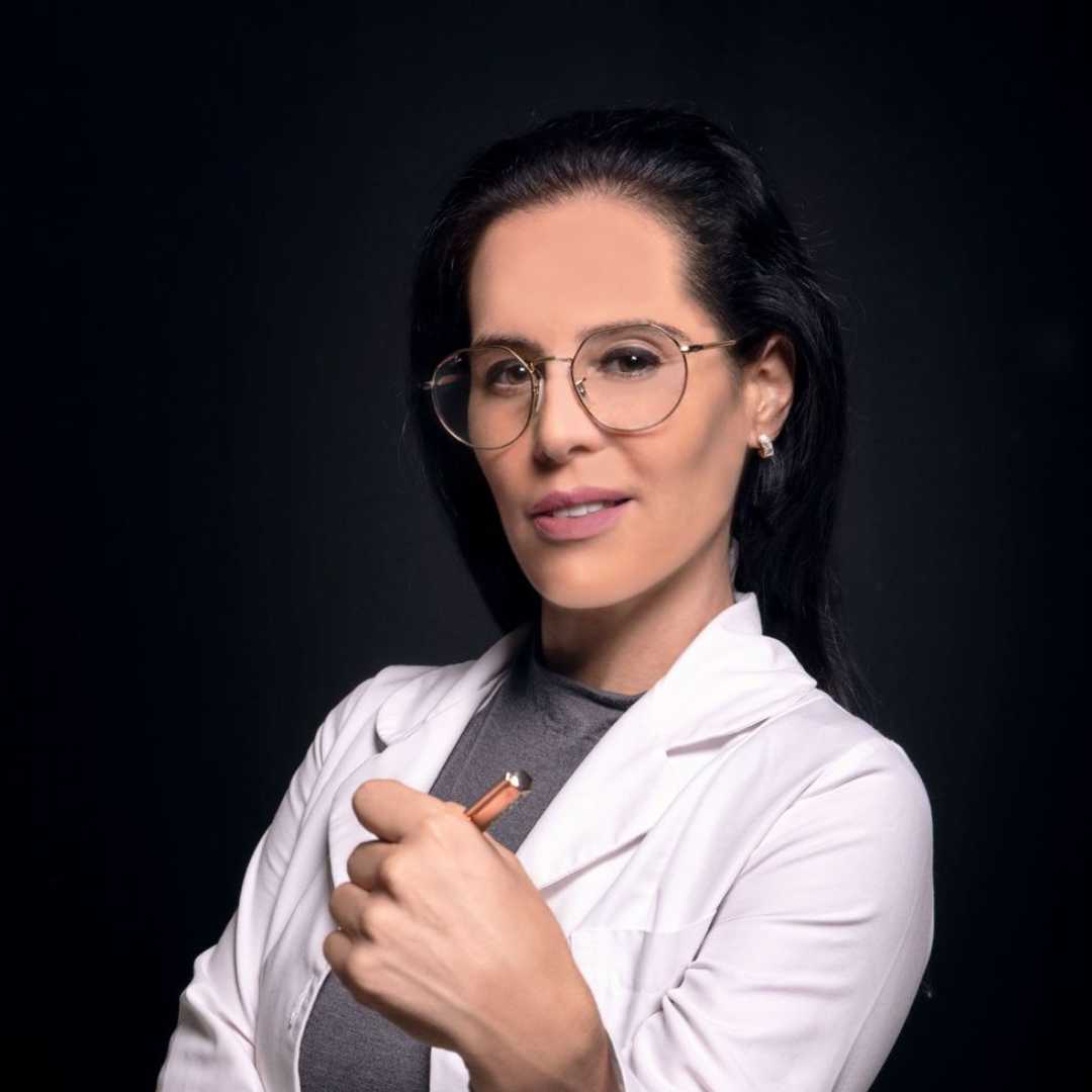 Dr. Adriana Gudiño