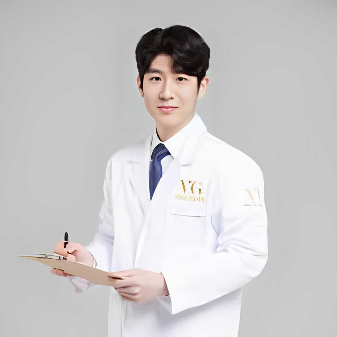 Dr. Kim Yong Woo