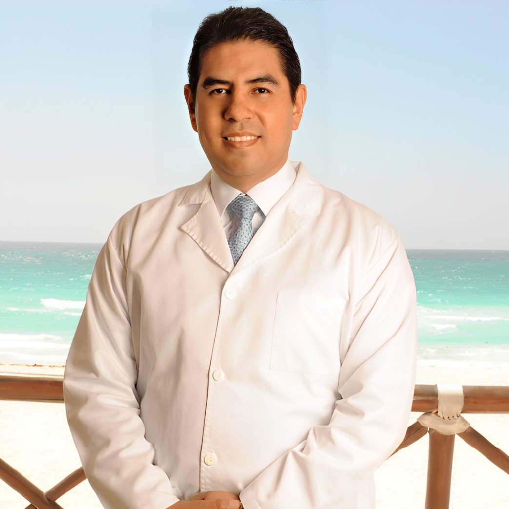 Dr. Arturo Valdez - Cirujano Plástico en Cancún México